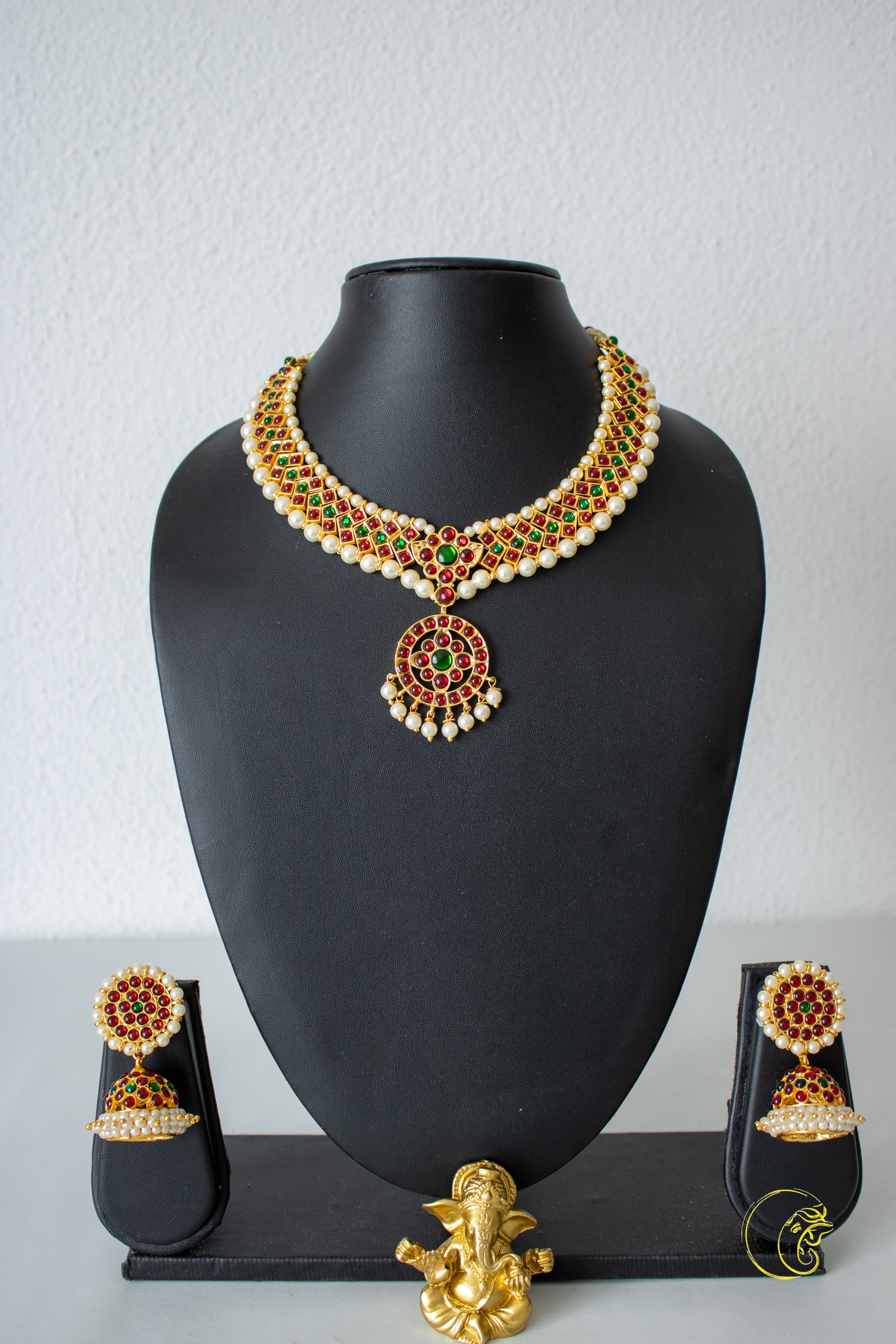 Necklace Set (Arakku)