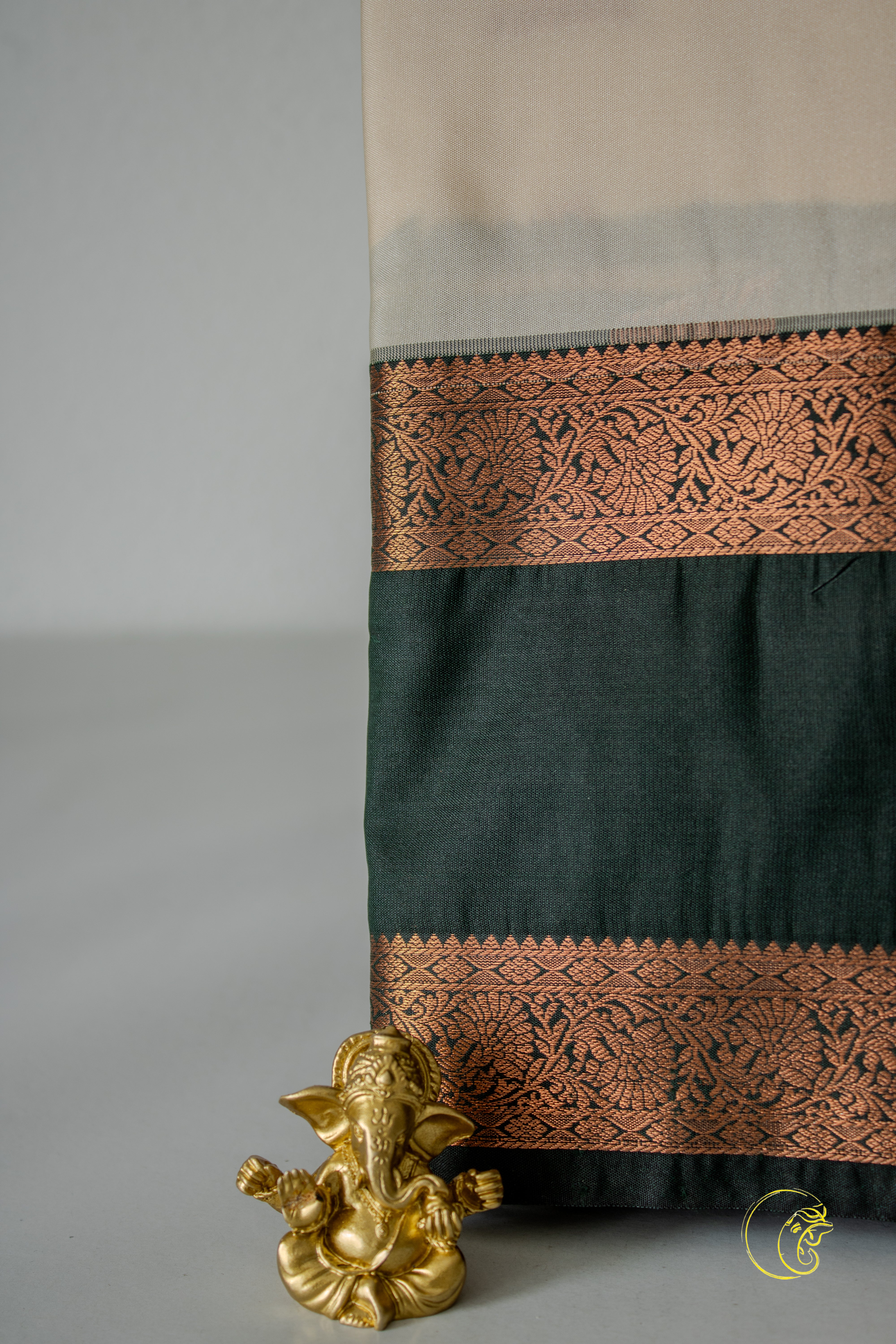 Cream & Darkgreen SemiKanchi Saree