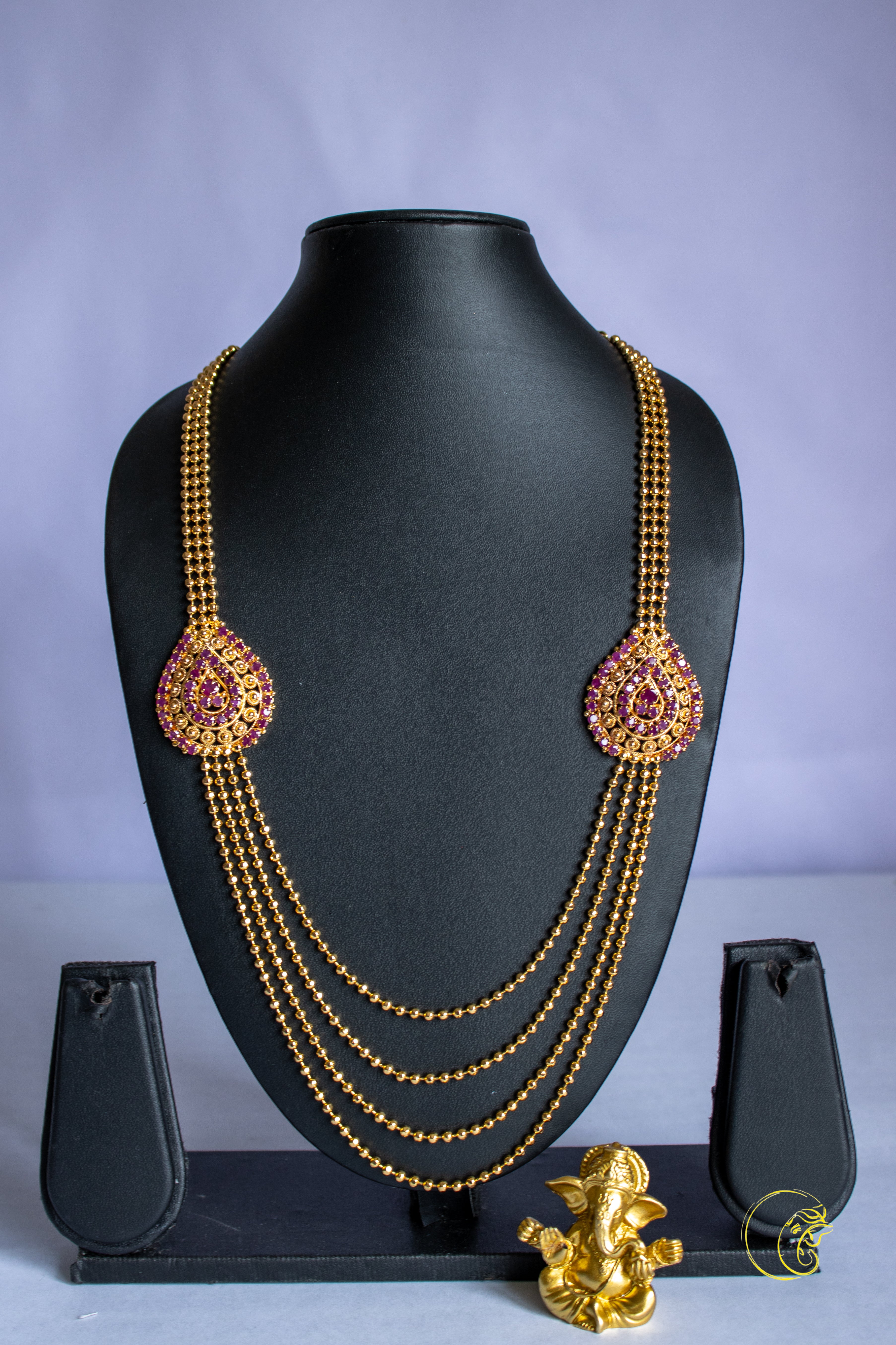 Gold pleated Chain